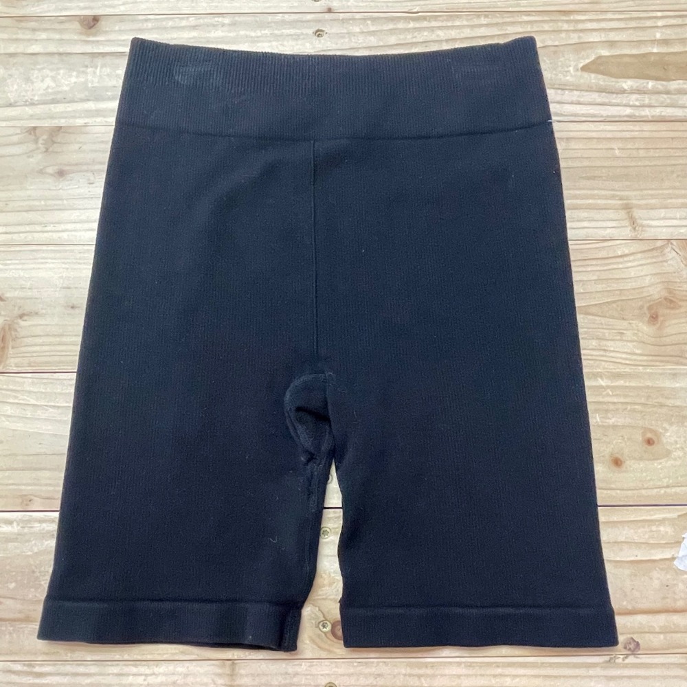 Fabletics Womens Black Ribbed High Waisted Biker Shorts Small
